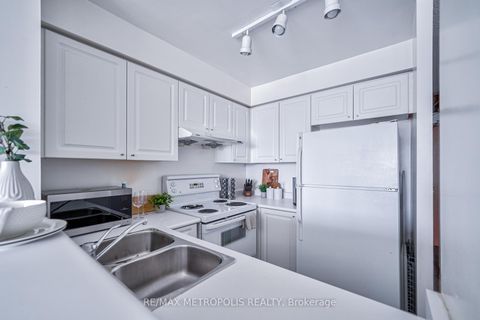 Photo 13 at PH109 - 11 Lee Centre Drive, Woburn, Toronto