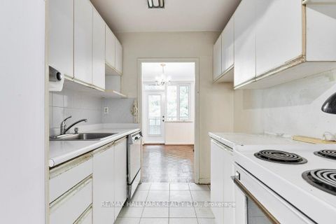 Photo 10 at 209 - 40 Glen Road, Moore Park, Toronto