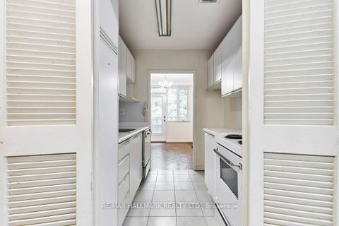 Photo 11 at 209 - 40 Glen Road, Moore Park, Toronto
