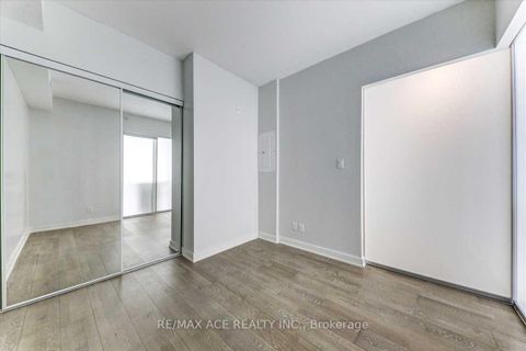 Photo 8 at 206 - 1960 Queens Street, The Beaches, Toronto