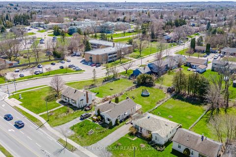 Photo 2 at 132 Eagle Street, Central Newmarket, Newmarket