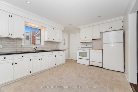 Photo 14 at 132 Eagle Street, Central Newmarket, Newmarket