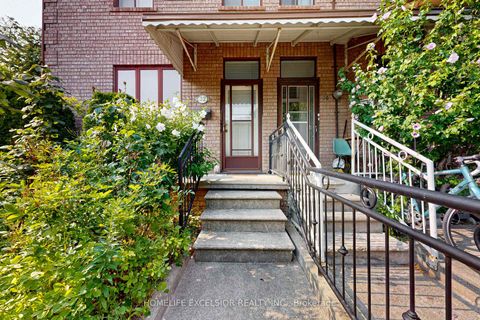 Photo 3 at 32 Argyle Street, Bellwoods, Toronto