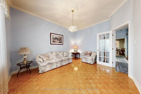 Photo 8 at 32 Argyle Street, Bellwoods, Toronto