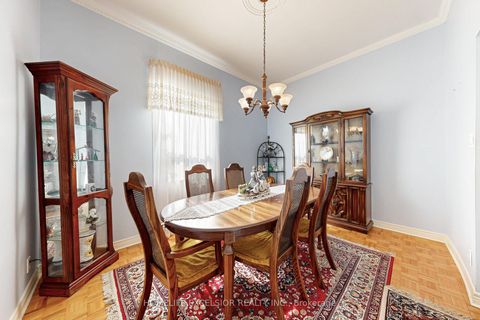Photo 10 at 32 Argyle Street, Bellwoods, Toronto