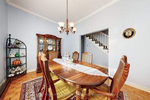 Photo 11 at 32 Argyle Street, Bellwoods, Toronto