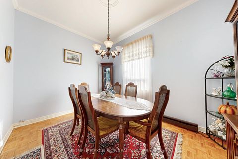 Photo 12 at 32 Argyle Street, Bellwoods, Toronto