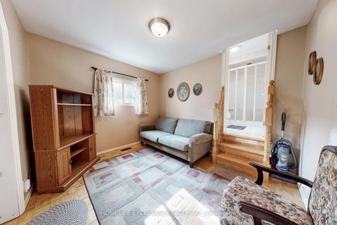 Photo 19 at 32 Argyle Street, Bellwoods, Toronto