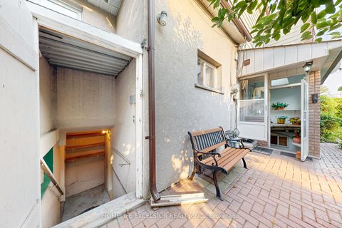 Photo 44 at 32 Argyle Street, Bellwoods, Toronto