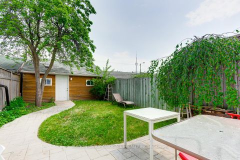 Photo 1 at 69 Palmerston Avenue, Bellwoods, Toronto