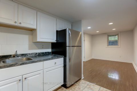 Photo 19 at 69 Palmerston Avenue, Bellwoods, Toronto