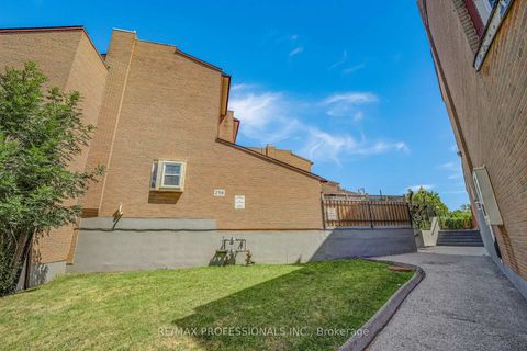 Photo 19 at 133 - 256 John Garland Boulevard, Clairville, Toronto