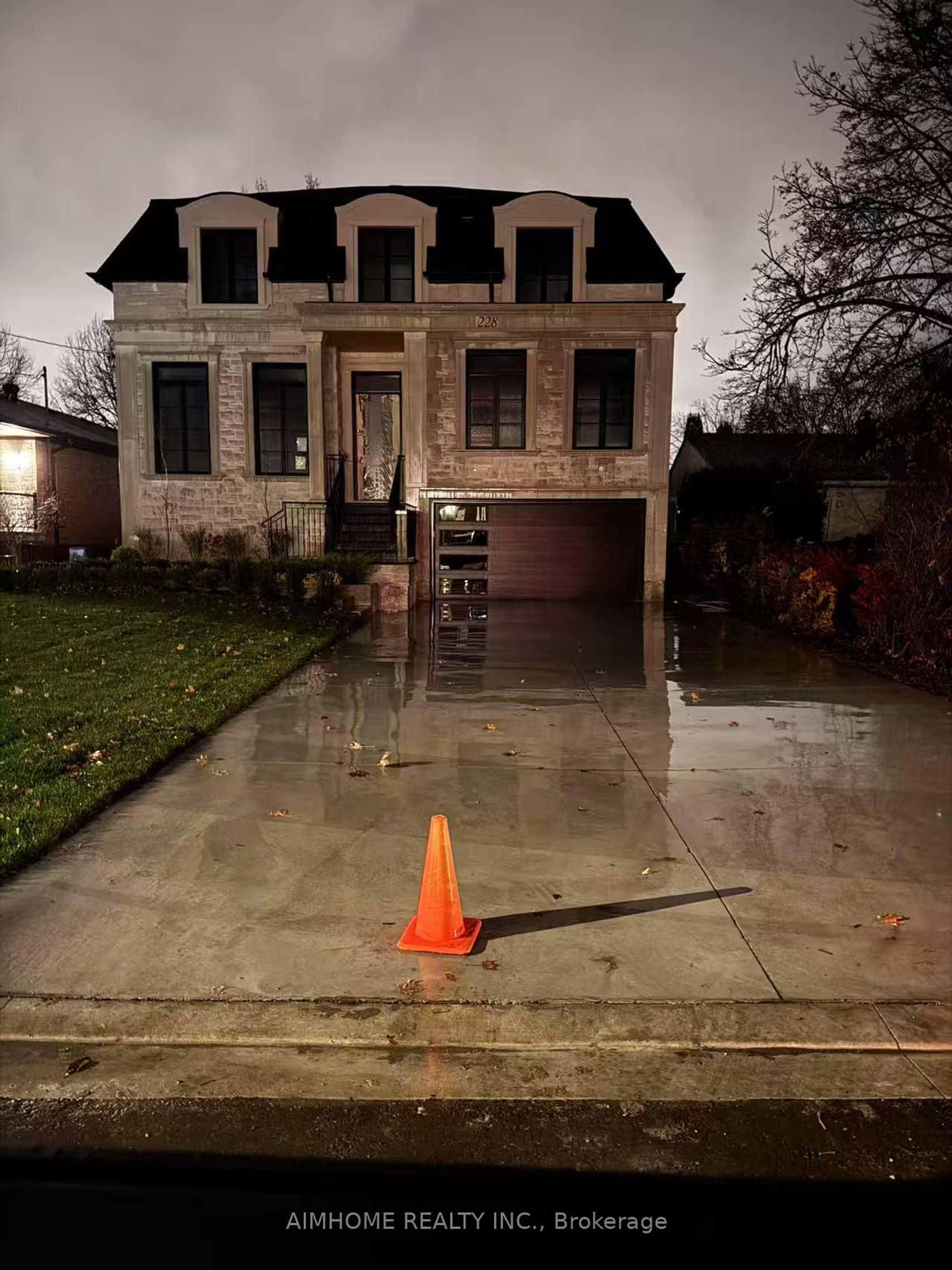 228 Baker Avenue, Harding, Richmond Hill 