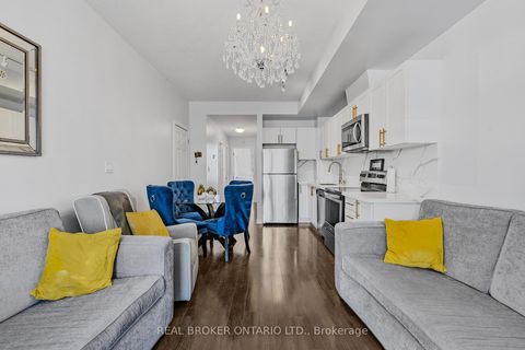 Photo 4 at 21 - 630 Rogers Road, Eglinton West, Toronto