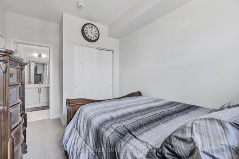 Photo 11 at 21 - 630 Rogers Road, Eglinton West, Toronto