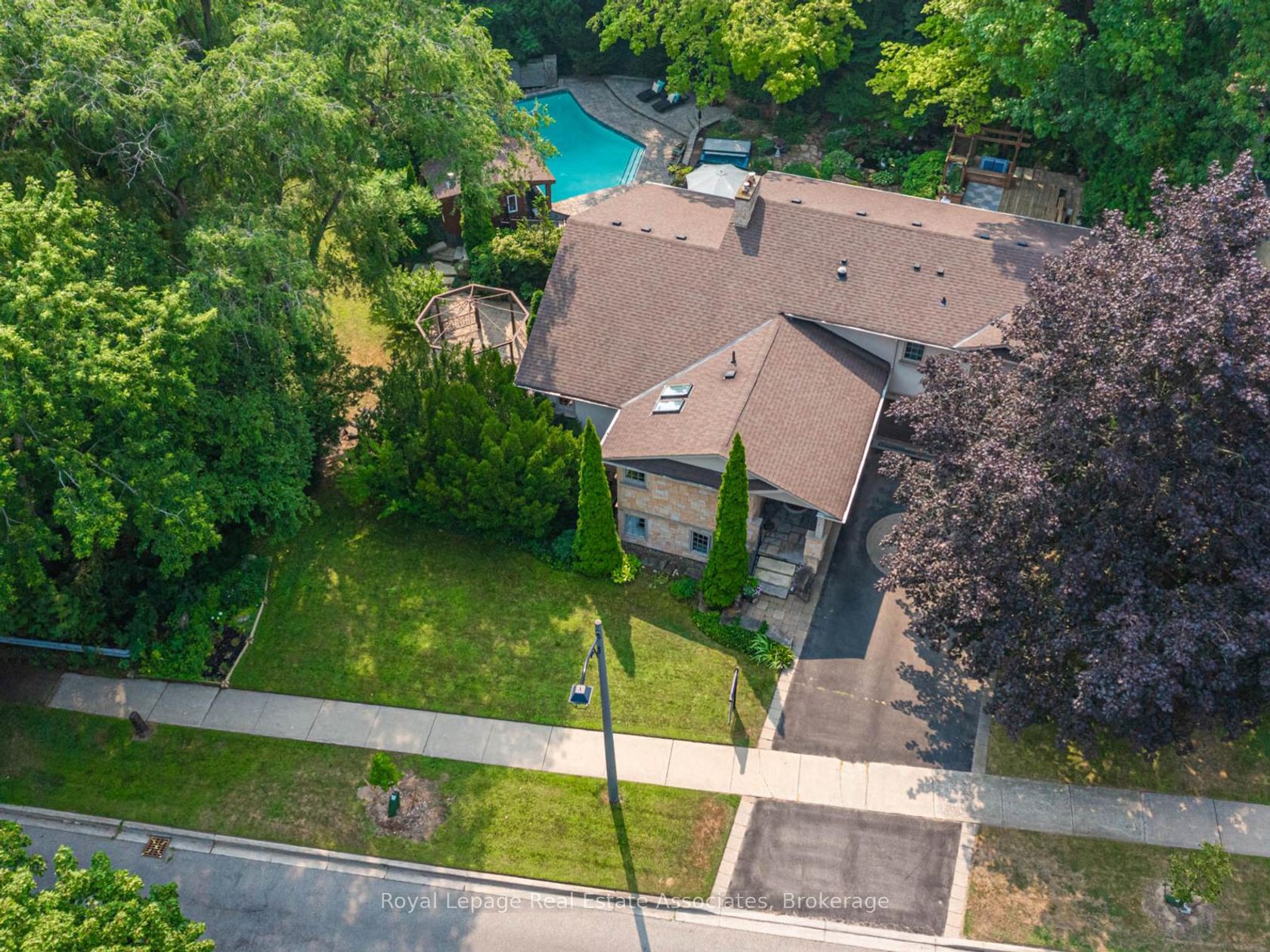 1046 Springhill Drive, Lorne Park, Mississauga 