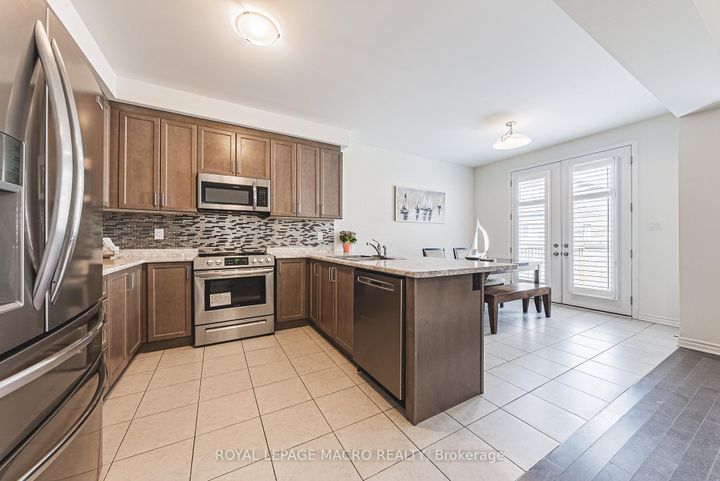 Photo 10 at 728 Kennedy Circle W, CB Cobban, Milton