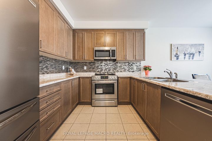 Photo 12 at 728 Kennedy Circle W, CB Cobban, Milton