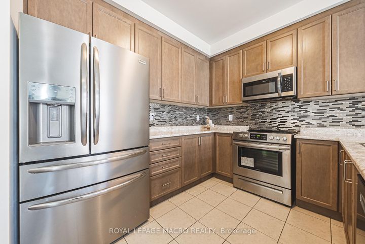 Photo 13 at 728 Kennedy Circle W, CB Cobban, Milton
