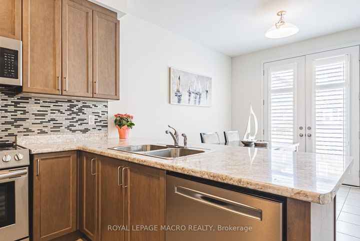 Photo 18 at 728 Kennedy Circle W, CB Cobban, Milton