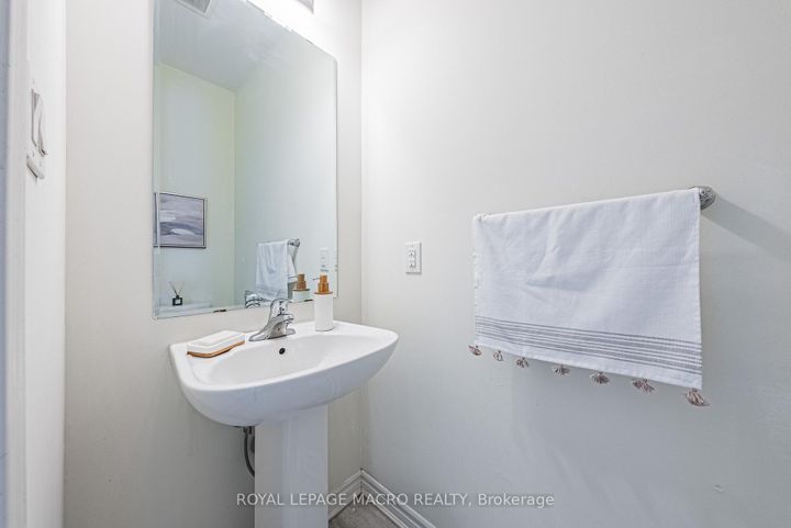 Photo 19 at 728 Kennedy Circle W, CB Cobban, Milton
