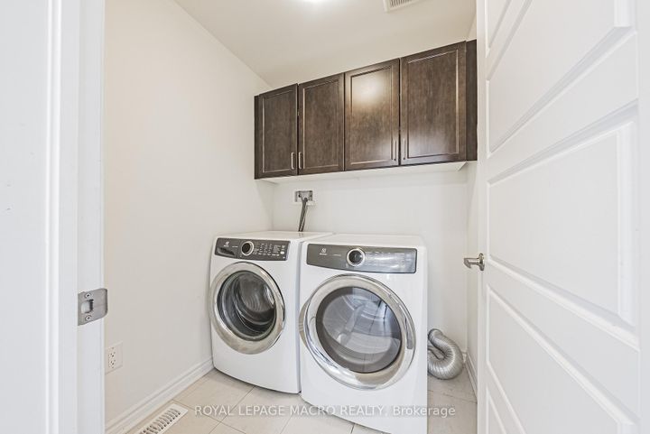 Photo 33 at 728 Kennedy Circle W, CB Cobban, Milton