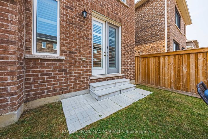 Photo 35 at 728 Kennedy Circle W, CB Cobban, Milton