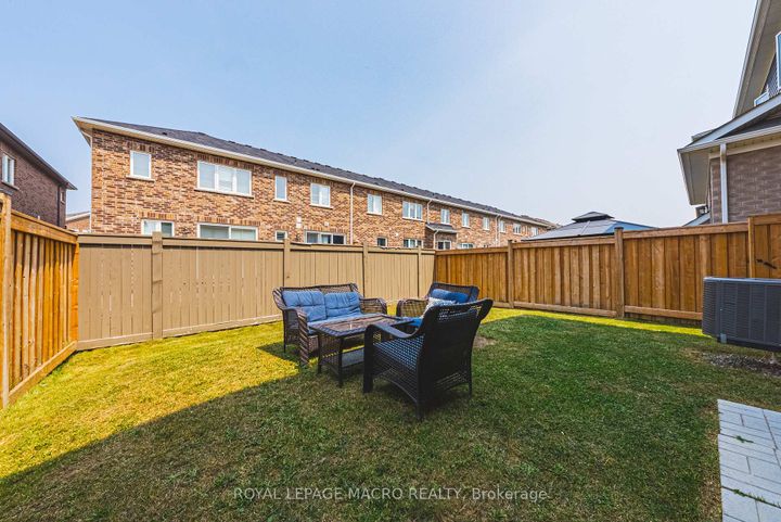Photo 36 at 728 Kennedy Circle W, CB Cobban, Milton