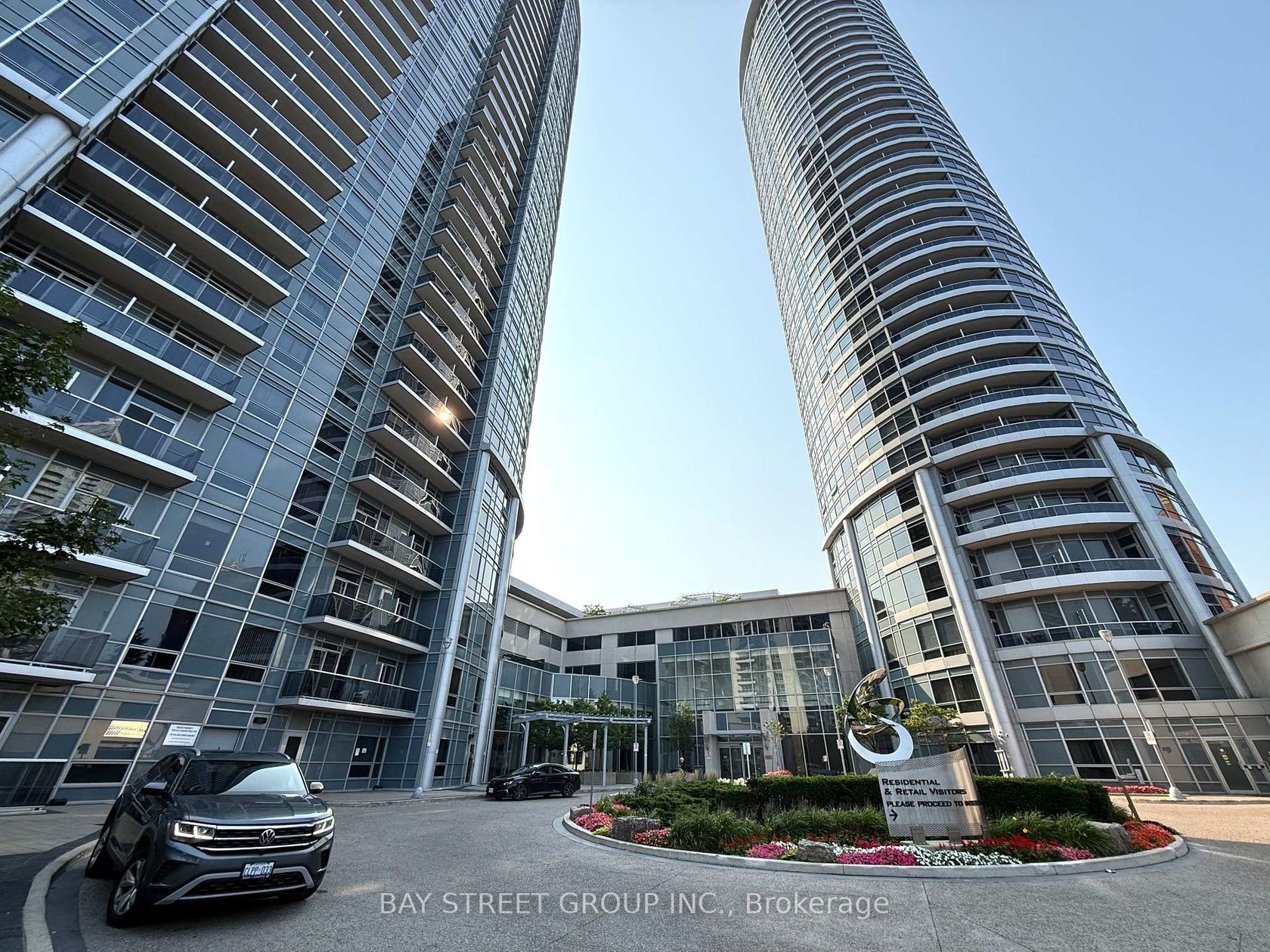 2325 - 135 Village Green Sq, Malvern West, Toronto 