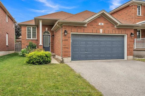 Photo 3 at 16 Empire Drive, Shore, Barrie