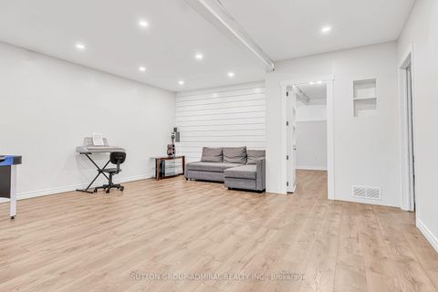 Photo 31 at 16 Empire Drive, Shore, Barrie