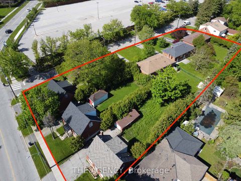 Photo 1 at 135 Blake Avenue, Newtonbrook West, Toronto