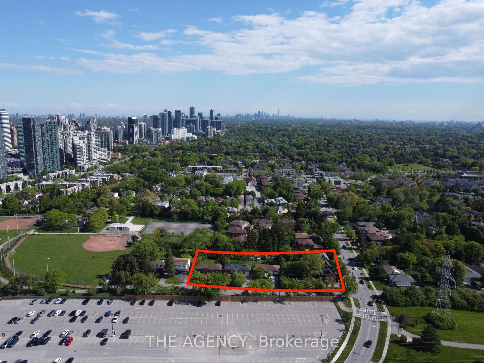 135 Blake Avenue, Newtonbrook West, Toronto 