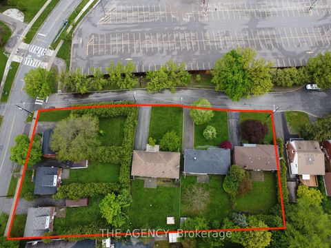 Photo 4 at 79 Talbot Road, Newtonbrook West, Toronto