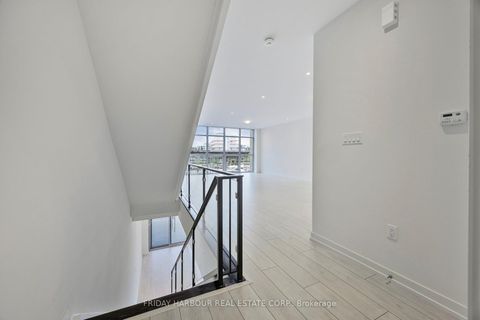 Photo 4 at 3792 Ferretti Court, Rural Innisfil, Innisfil Photo 4 at 3792 Ferretti Court, Rural Innisfil, Innisfil