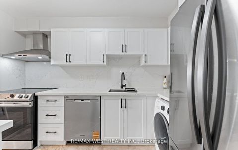 Photo 11 at 2910 - 5 Massey Square, Crescent Town, Toronto Photo 11 at 2910 - 5 Massey Square, Crescent Town, Toronto