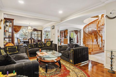 Photo 5 at 161 Devonsleigh Boulevard, Devonsleigh, Richmond Hill Photo 5 at 161 Devonsleigh Boulevard, Devonsleigh, Richmond Hill