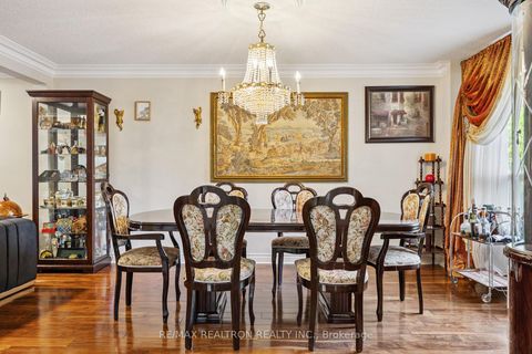 Photo 6 at 161 Devonsleigh Boulevard, Devonsleigh, Richmond Hill Photo 6 at 161 Devonsleigh Boulevard, Devonsleigh, Richmond Hill