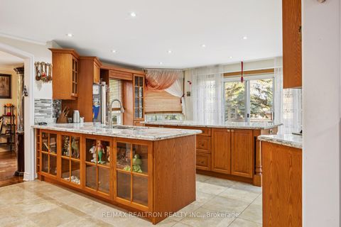 Photo 8 at 161 Devonsleigh Boulevard W, Devonsleigh, Richmond Hill