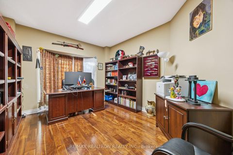 Photo 11 at 161 Devonsleigh Boulevard, Devonsleigh, Richmond Hill Photo 11 at 161 Devonsleigh Boulevard, Devonsleigh, Richmond Hill