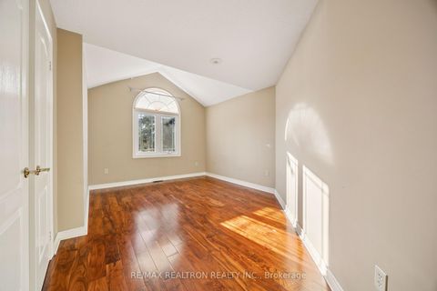 Photo 23 at 161 Devonsleigh Boulevard, Devonsleigh, Richmond Hill Photo 23 at 161 Devonsleigh Boulevard, Devonsleigh, Richmond Hill