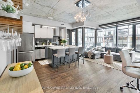 Photo 2 at 310 - 650 King Street W, Waterfront Communities C1, Toronto