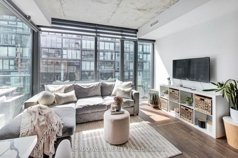 Photo 5 at 310 - 650 King Street W, Waterfront Communities C1, Toronto