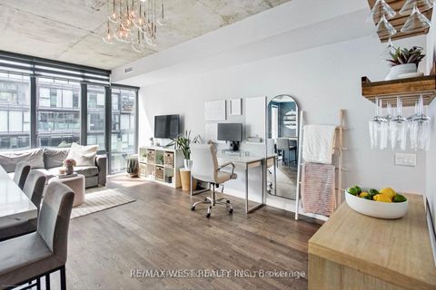 Photo 6 at 310 - 650 King Street W, Waterfront Communities C1, Toronto