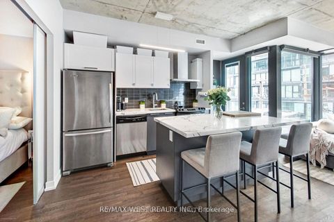 Photo 8 at 310 - 650 King Street W, Waterfront Communities C1, Toronto