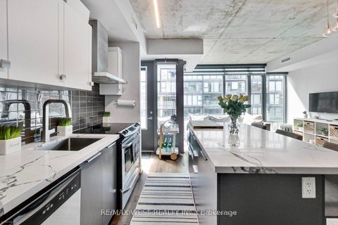 Photo 9 at 310 - 650 King Street W, Waterfront Communities C1, Toronto
