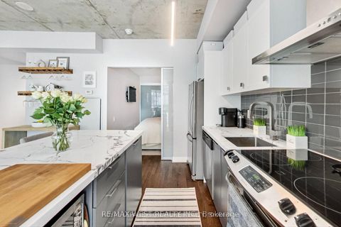 Photo 10 at 310 - 650 King Street W, Waterfront Communities C1, Toronto