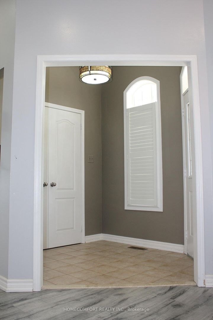 Photo 2 at 18 Glendennan Avenue, Cornell, Markham