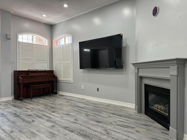 Photo 4 at 18 Glendennan Avenue, Cornell, Markham