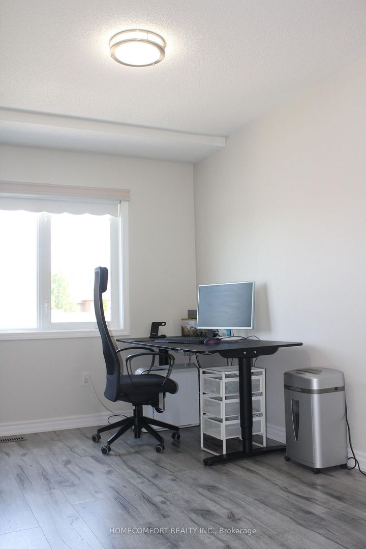 Photo 11 at 18 Glendennan Avenue, Cornell, Markham